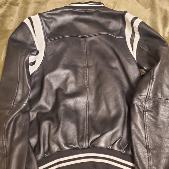 My favorite jacket. Barney's is a classic brand that no longer has stores. 500$ - Picture 2 of 4